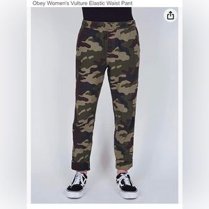 Obey - camo pants - S